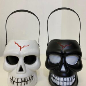 HALLOWEEN SKULL BUCKET PLASTIC (WHT/BLK