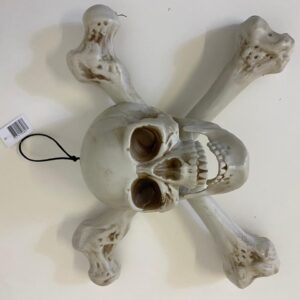 HANGING SKULL CROSS 39X14X30CM HFL077/EA