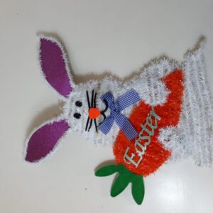 EASTER DECO BUNNY ITH CARRORT TINSEL 40C