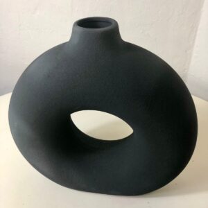 VASE ROUND WITH HOLE 30*30CM EACH