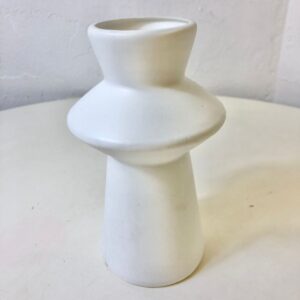 VASE PLASTIC WHITE MODERN 9X19CM/EACH