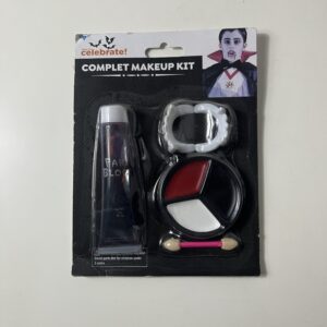 COMPLET MAKEUP KIT VAMPIRE/EACH