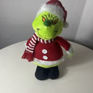 STANDING GREEN MAN WITH SCRAF H40CM/EACH