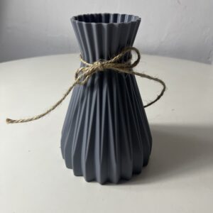 VASE PLASTIC ELEGANT WITH STRING 17X12X1