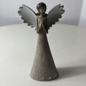 RESIN DECO ANGEL HOLD HEART (L)L1.85CM